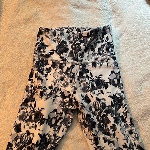 Small, black and white, flowered leggings